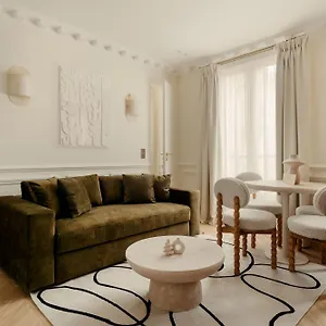 Leon Apartment Paris