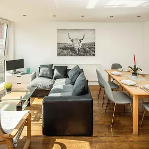 Hoxton Homestay