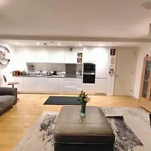Canary Wharf Homestay