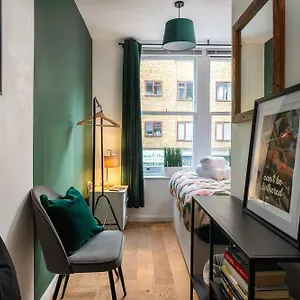 1br Stylish Flat By Hostarahomes, Near Liverpool Street, Prime Location, Sleeps Up To 4 Apartment